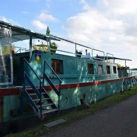Péniche Ophrys Couette-café 3*
